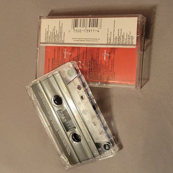 "A Very Special Christmas" | Vintage Audio Cassette - Picture 3 of 9